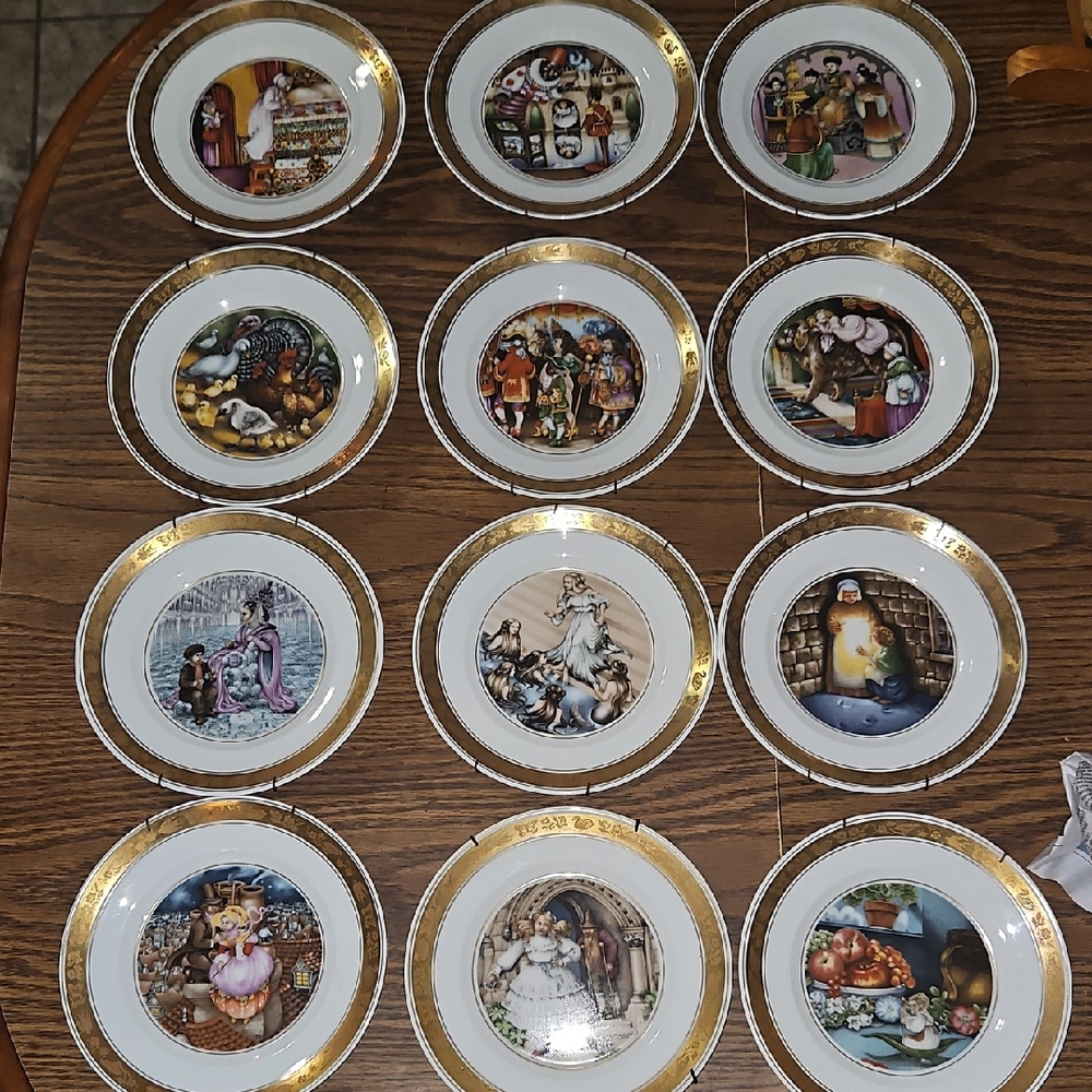 ROYAL COPENHAGEN-12 Hans Christian Andersen Fairy Tales Plates w/Hangers-1975